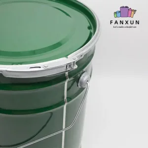 Tin bucket